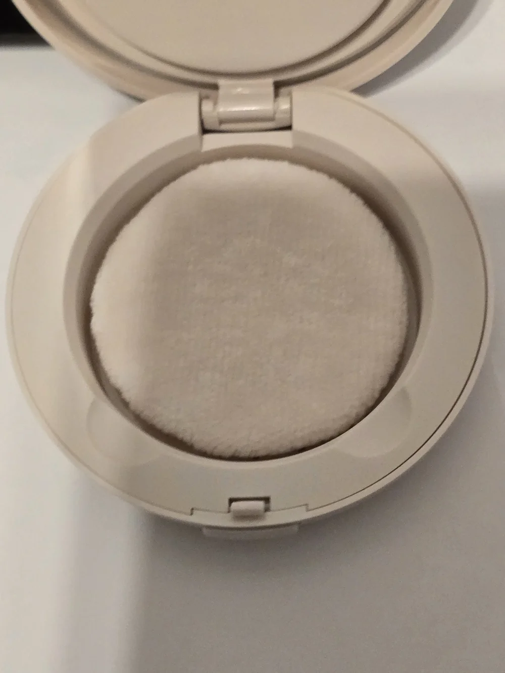 Laura Mercier Translucent Pressed Setting Powder Ultra Blur- Translucent Honey
